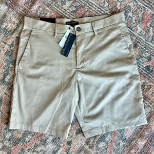 Banana Republic Men’s 9" CORE TEMP SHORTS Size 32